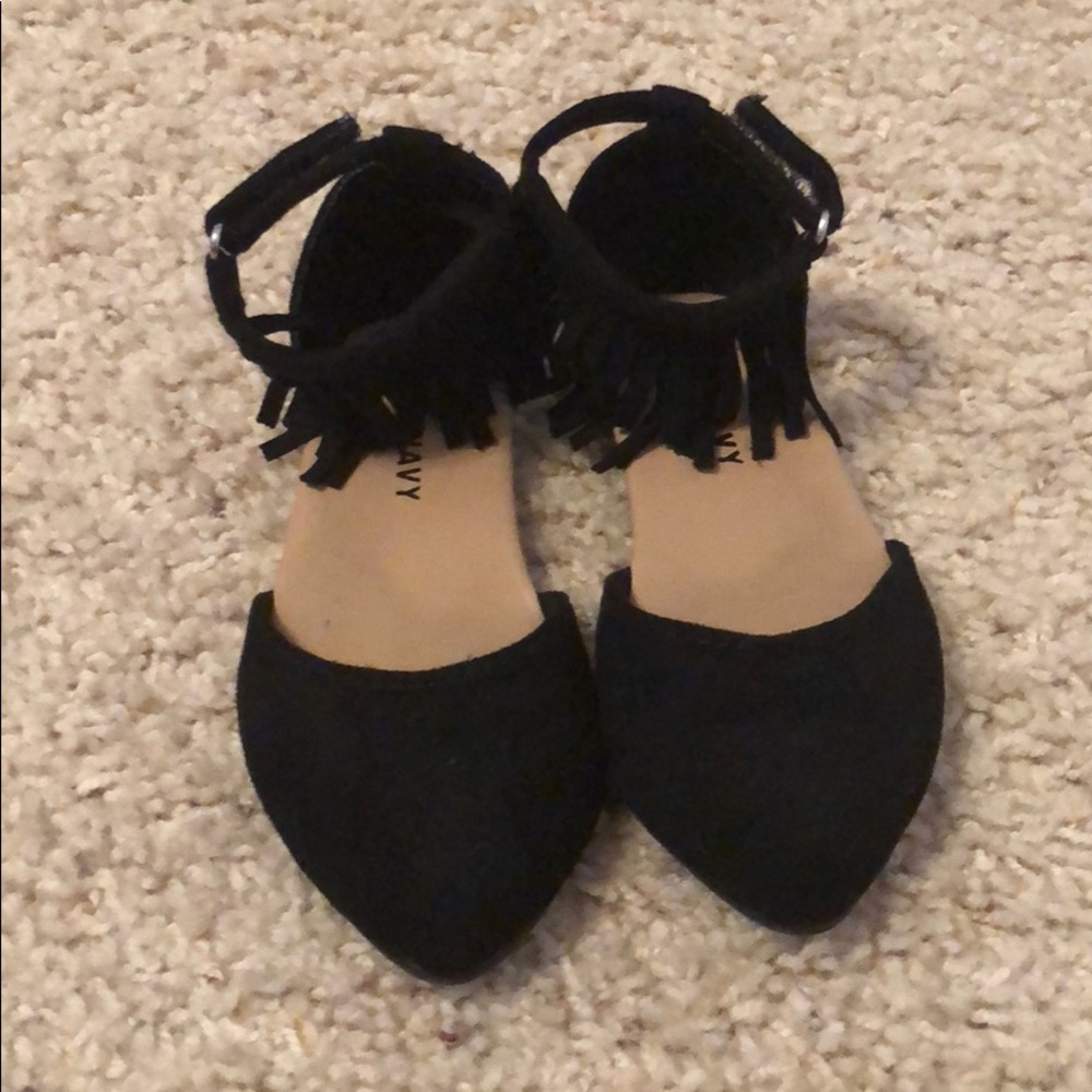 Fringe toddler shoe